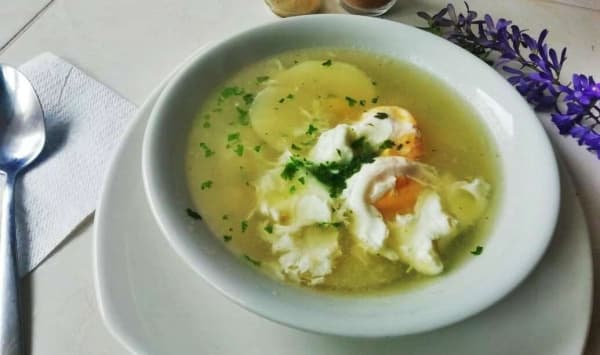 Caldo de Huevo
