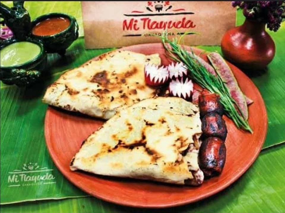 Tlayuda de Chorizo