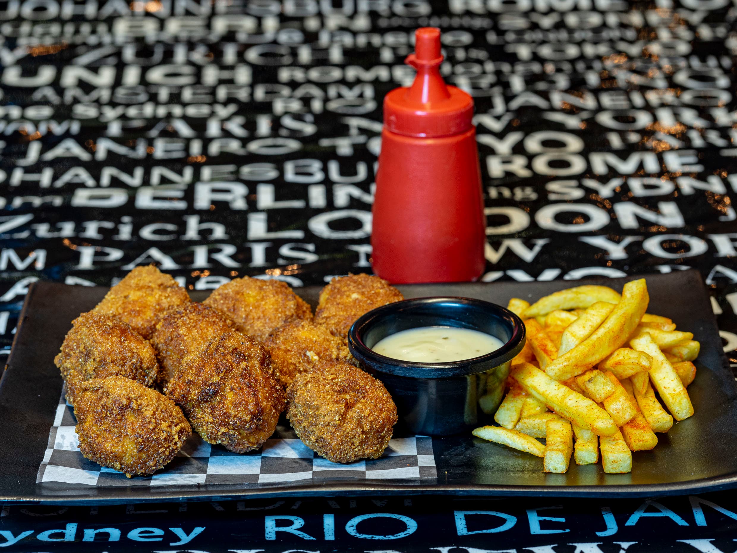 10 Boneless Naturales + papas