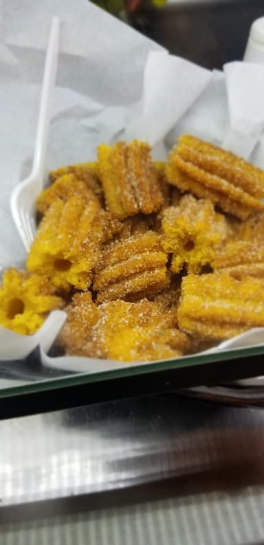 Churro Mini con Nieve o Cheesecake