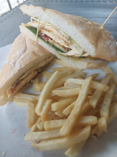 Combo Filete de Pollo + Papas + Bebida