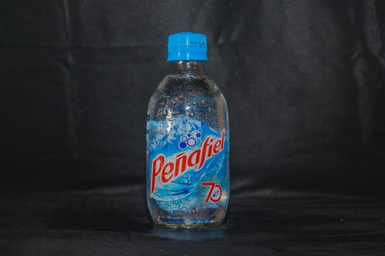 Botella de Agua Mineral