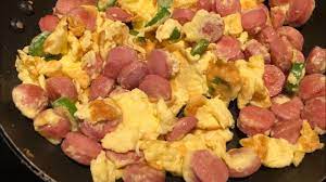 Huevos con Salchicha