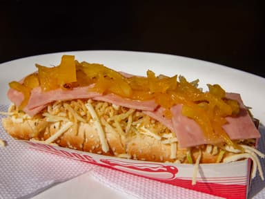 Perro Hawaiano (Jamón y Piña)