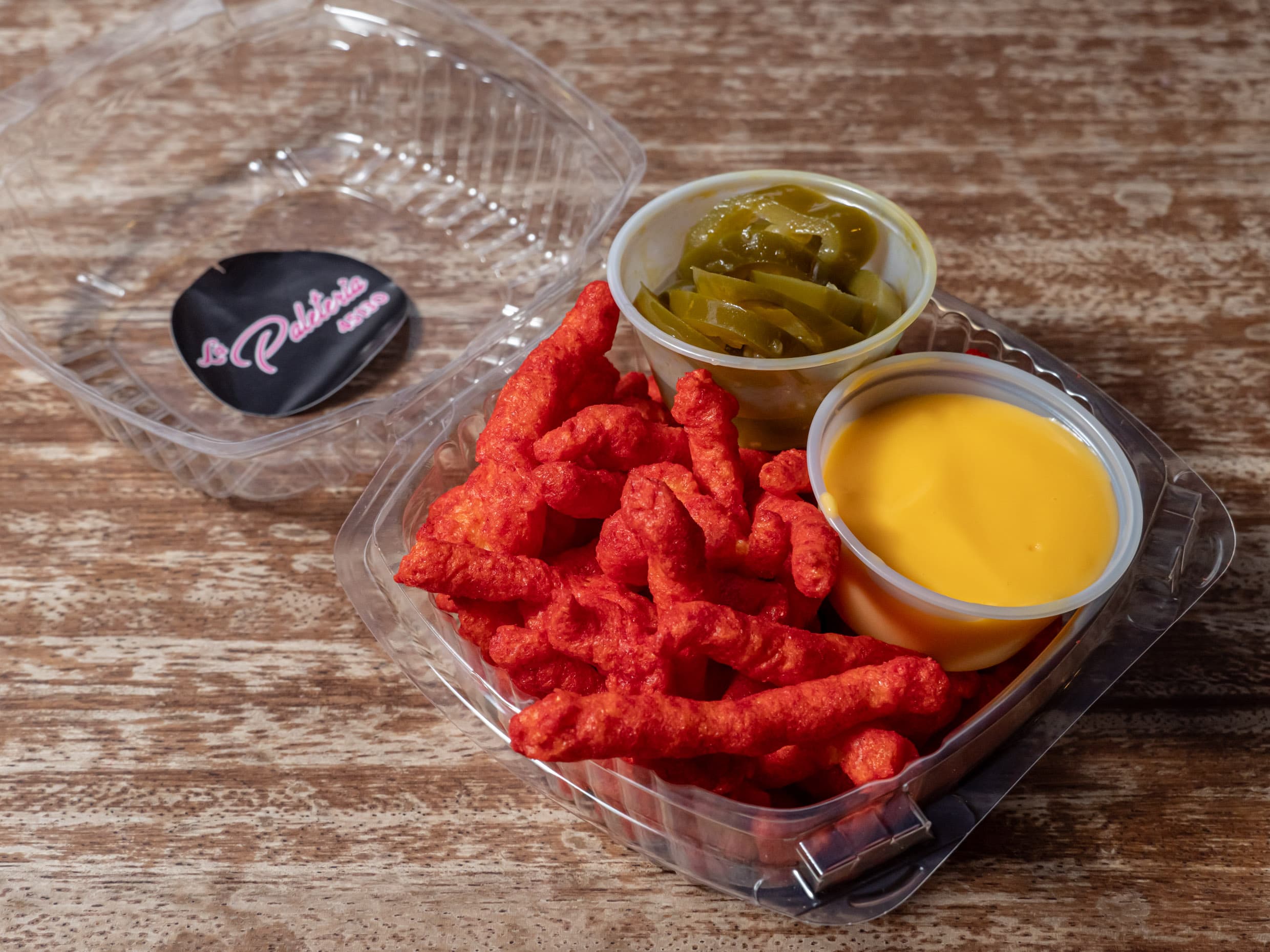 Cheetos Flaming Hot con Queso