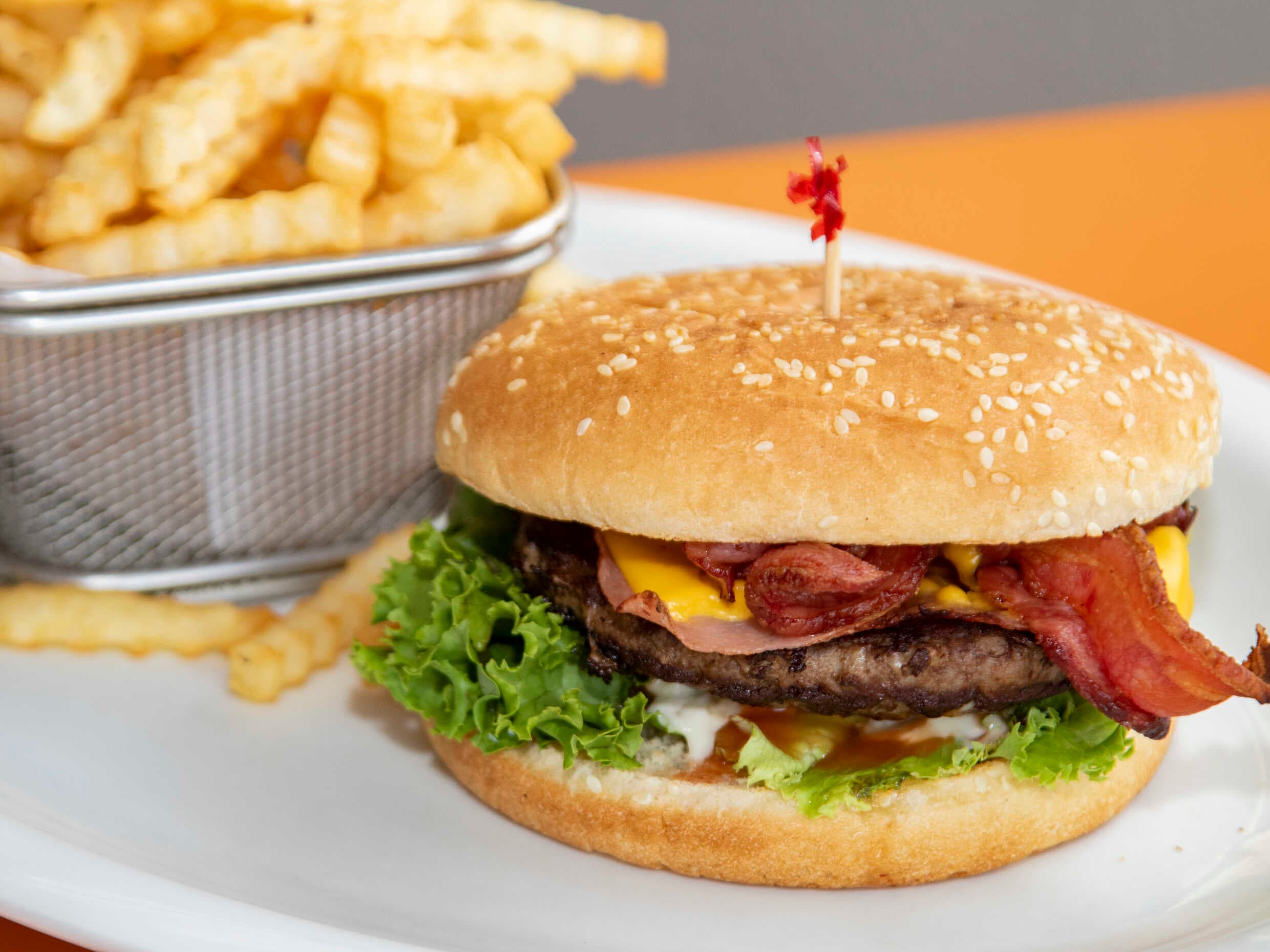 Hamburguesa Tukasa + Papas