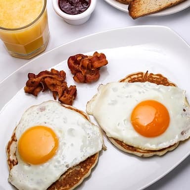 Hot Cakes con Huevo