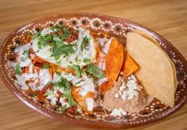 Chilaquiles Rojos + Refresco