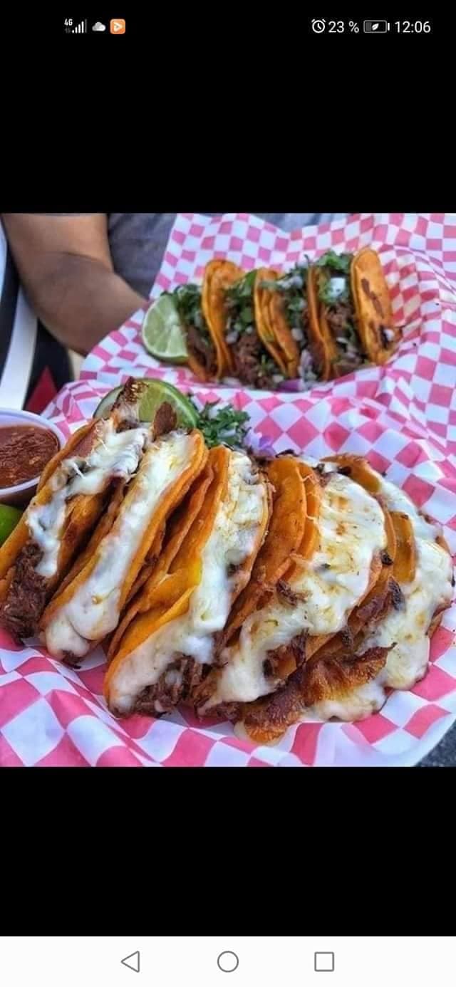 Combo 3 Tacos con Queso + Consome y Refresco