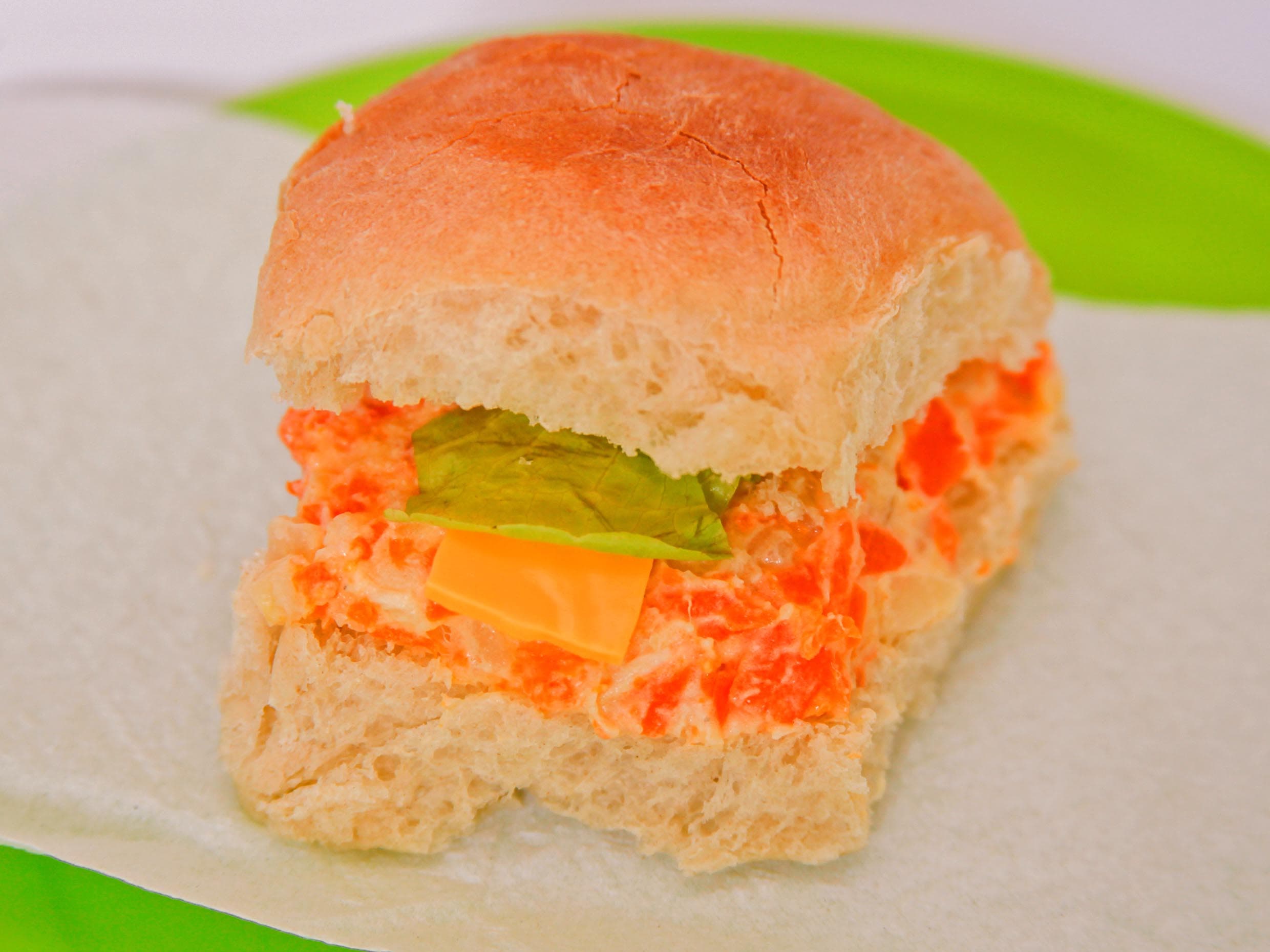 Tortita de Ensalada de Pollo con Queso