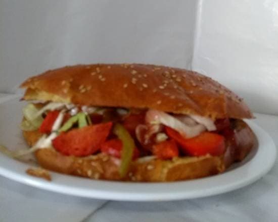 Hamburguesa Gigante con Salchicha