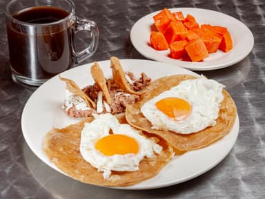 Huevos al Gusto 1 Ingrediente,  Fruta y Café