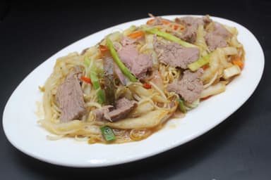 Tallarín Saltado con Carne
