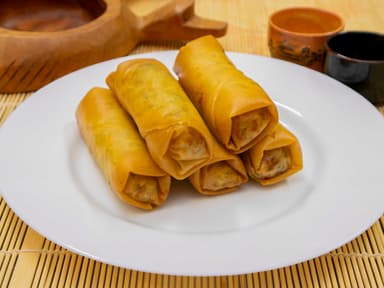 Rollito Primavera (Grande 4 pzs) 春卷4条