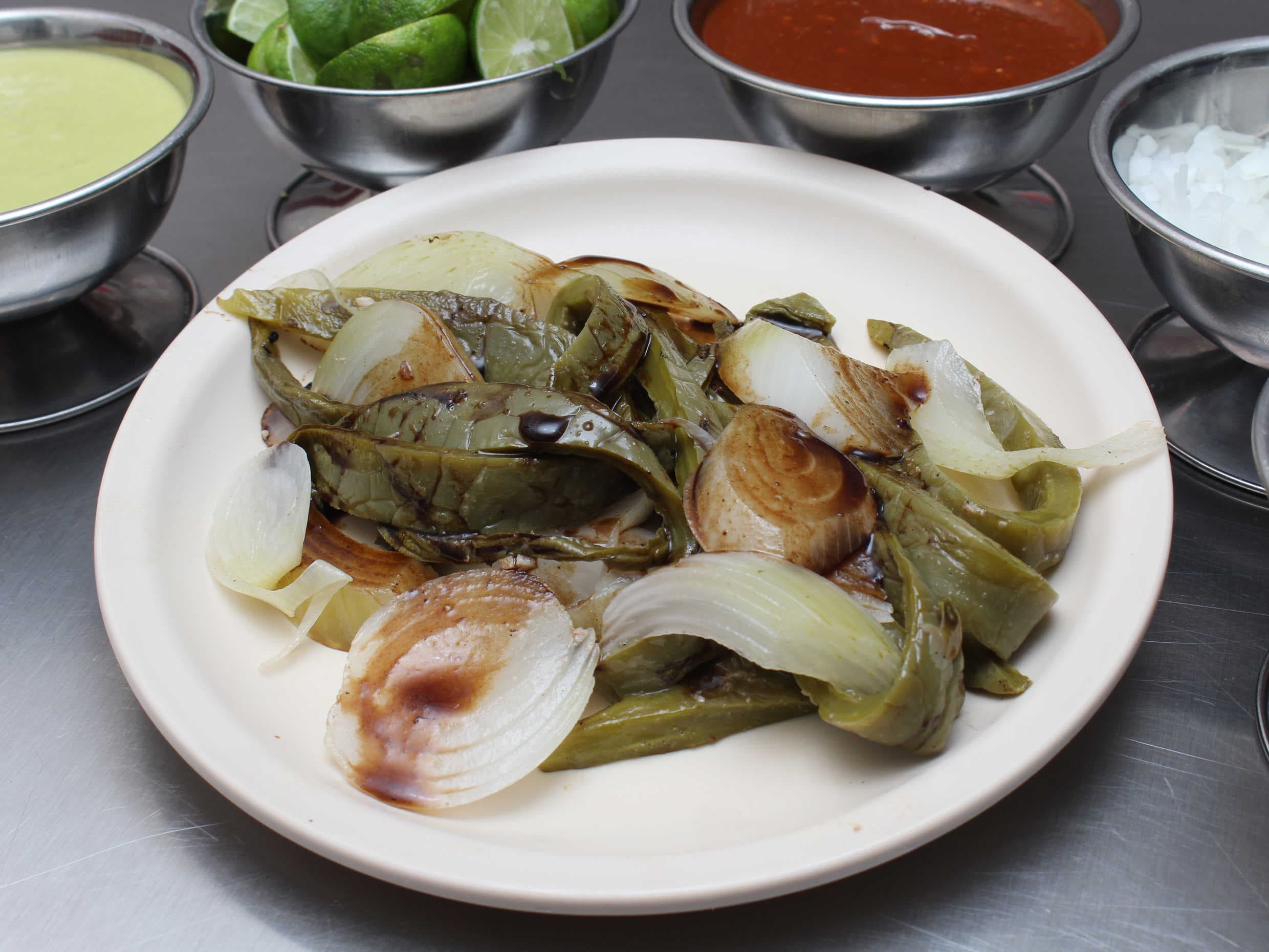 Orden de Cebollas con Nopales