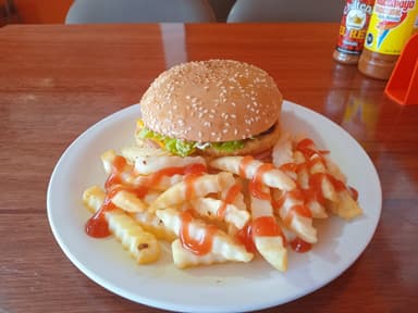 Hamburguesa con papas a la francesa