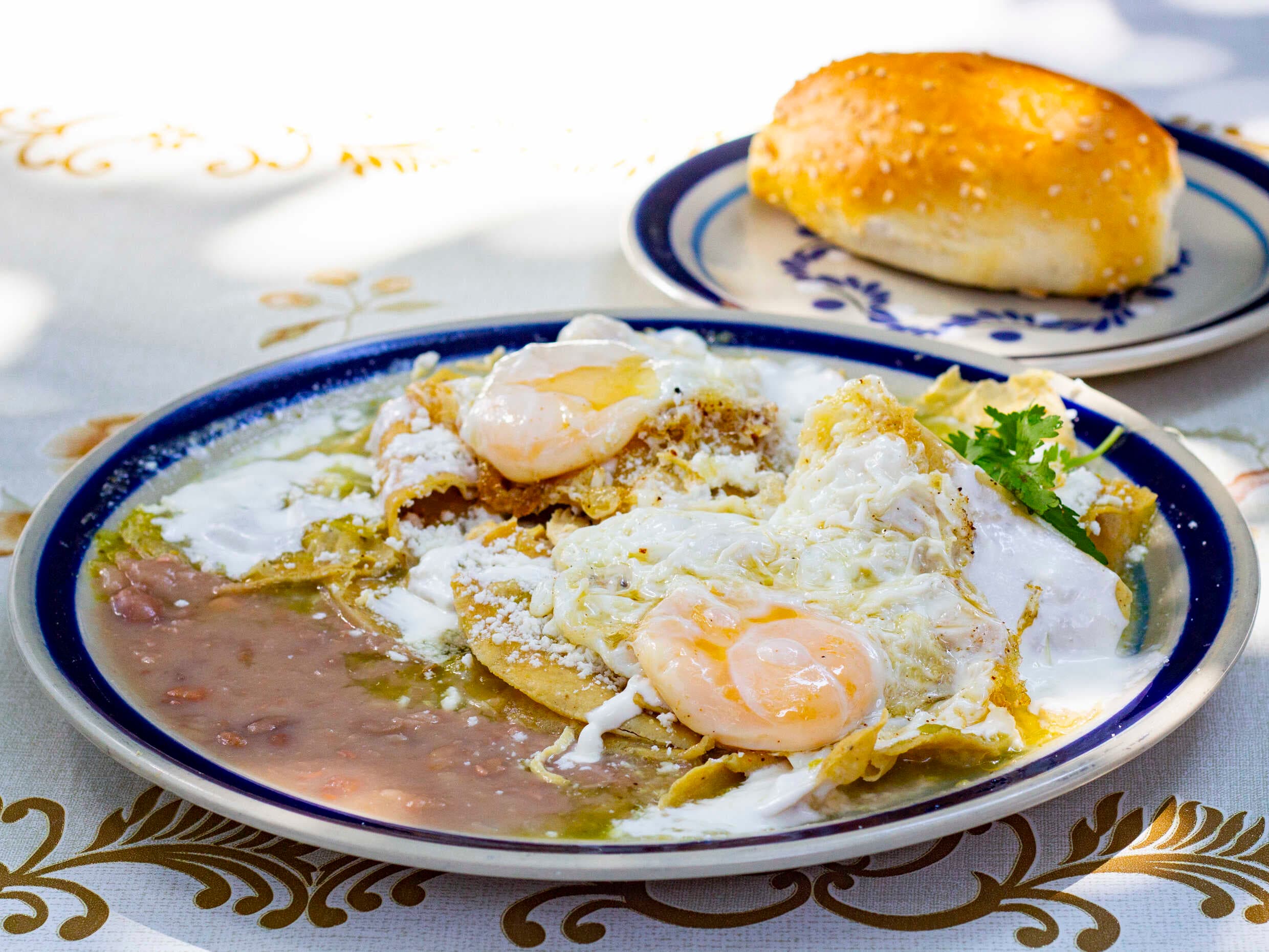 CHILAQUILES ROJOS SENCILLOS