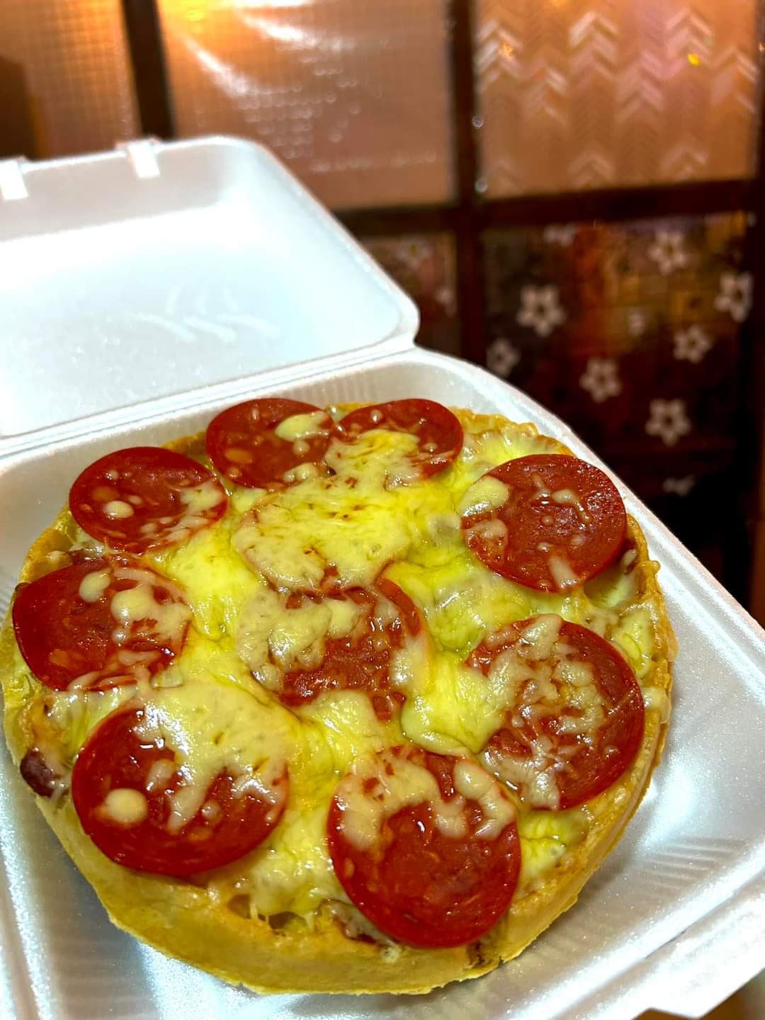 Waffle Pizza Peperonni