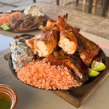 Medio Pollo + 2 Tacos de Asada