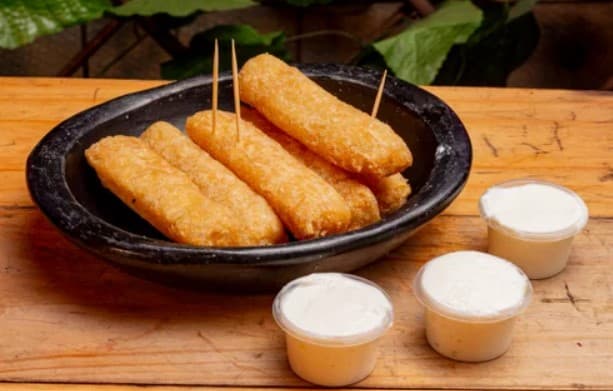 Yuca Frita con Suero