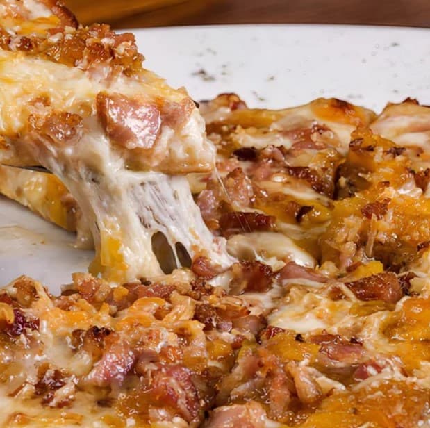 Pizza Cheers Feliz