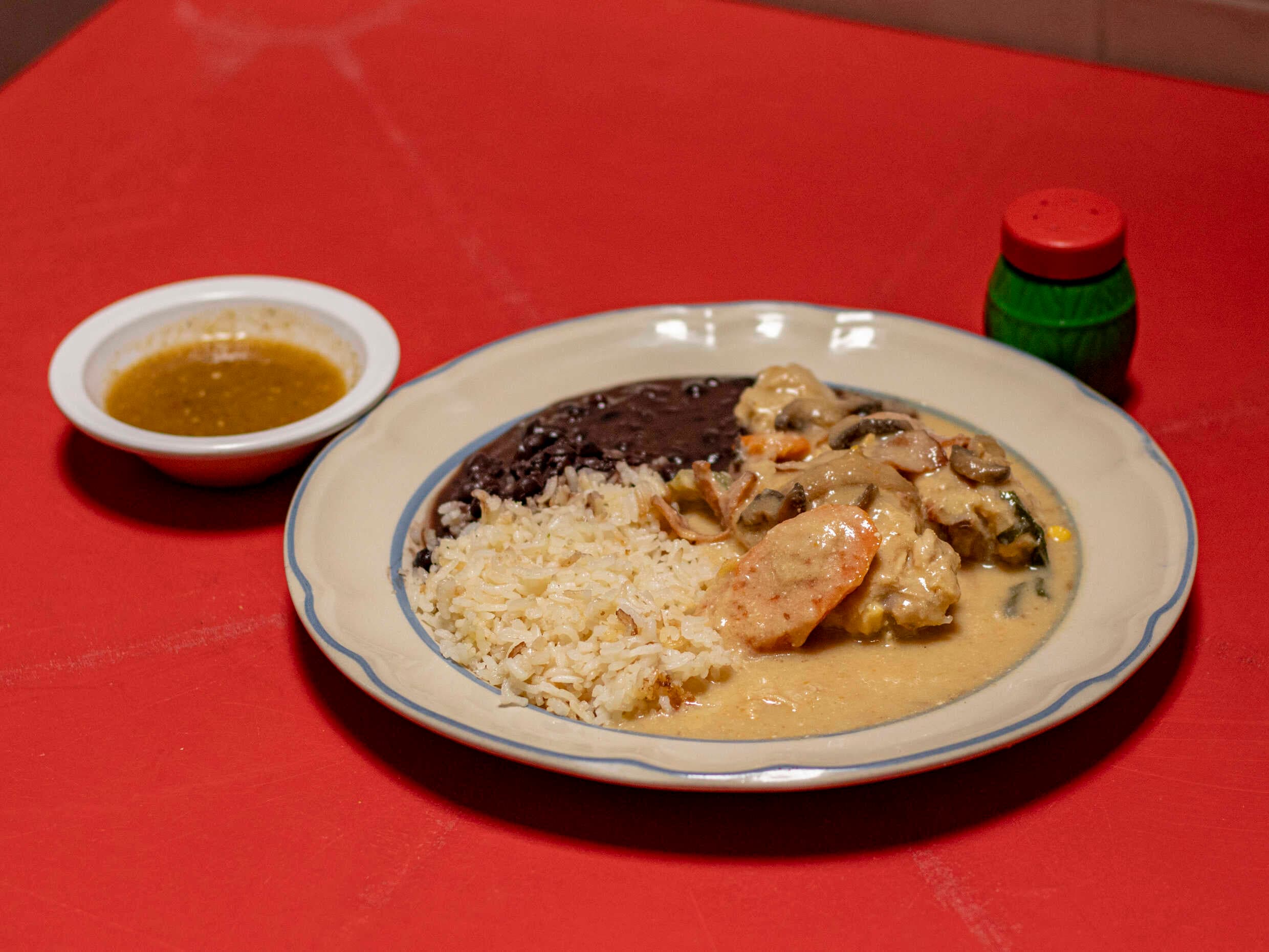 Pollo con Champiñones