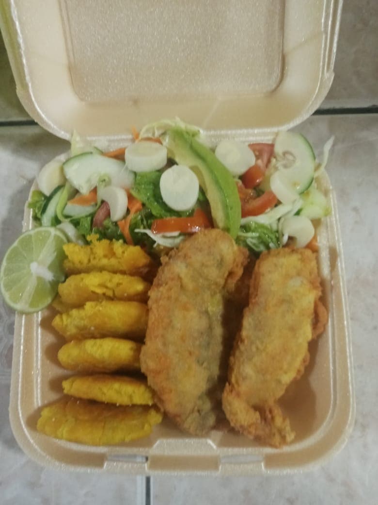 Pescado con Patacón más Casado del Día