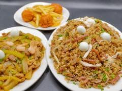 Arroz Chino con Verduras y Lumpia