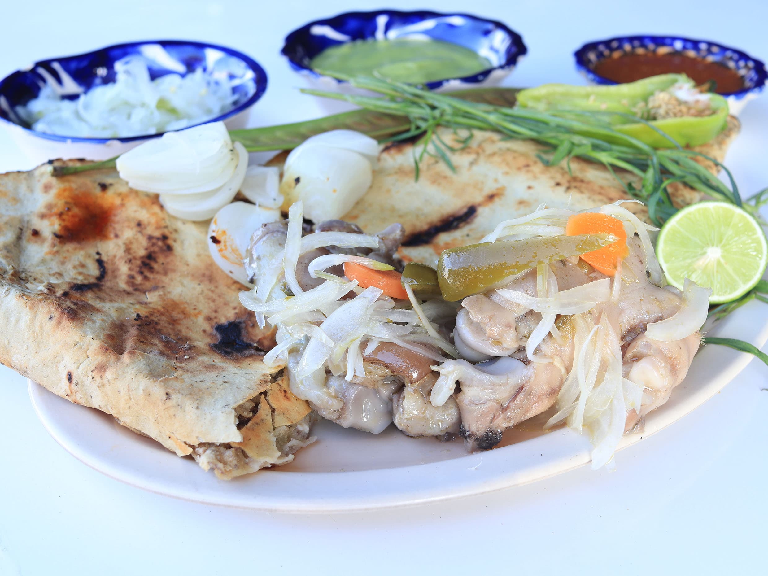 Tlayuda con Pata de Puerco
