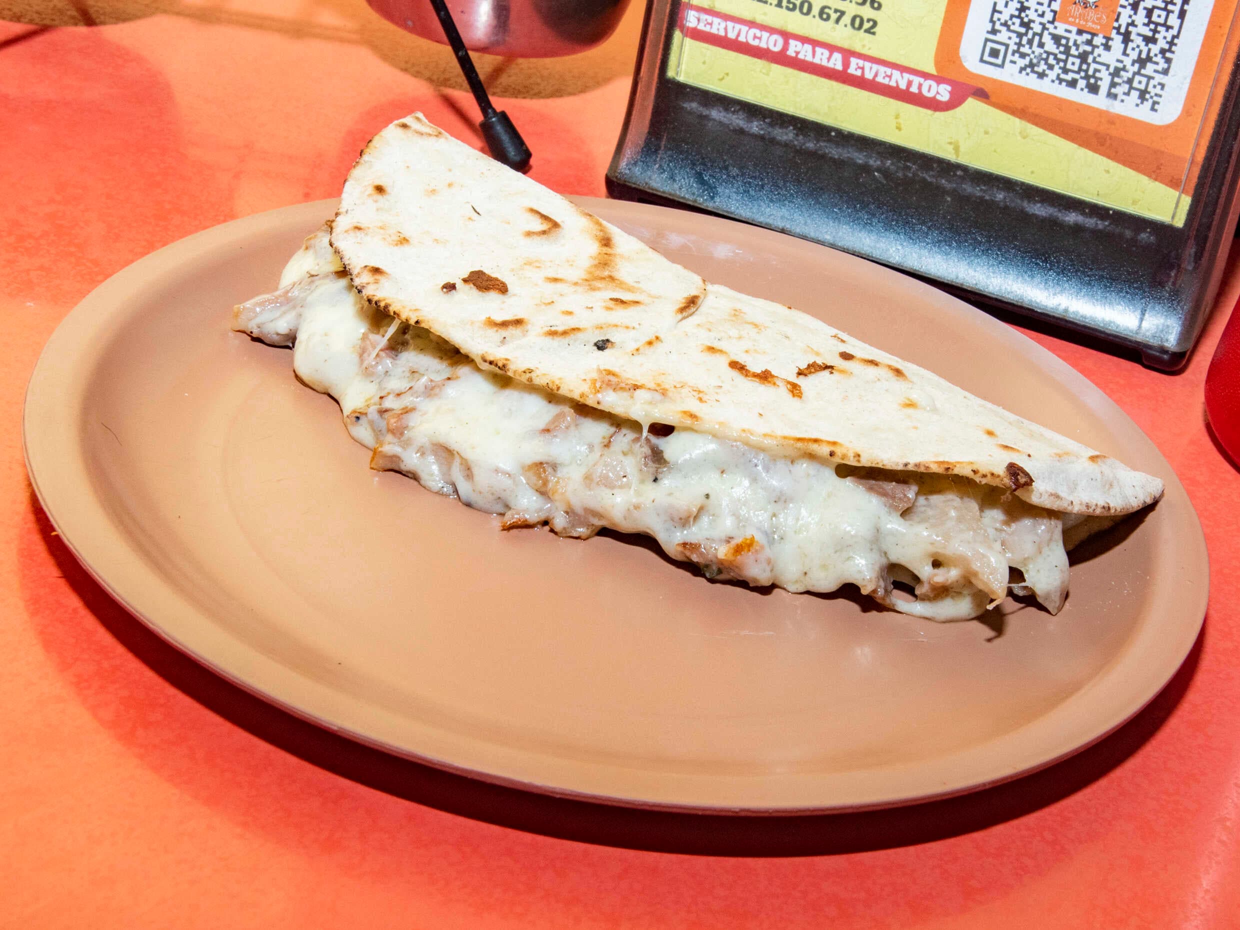Quesadilla Sencilla en Pan Árabe