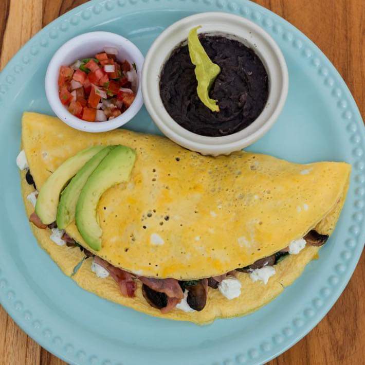 Omelette con Tocino, Queso Cabra y Espinaca.