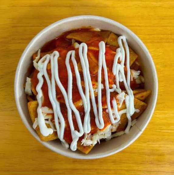 Chilaquiles con Salsa Roja Dulce