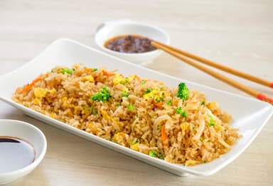Chaofan-Yakimeshi con pollo