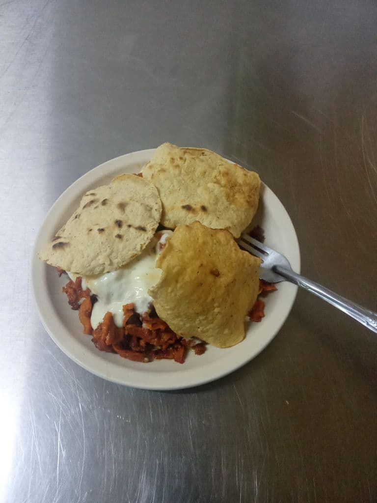 Volcán Pastor con Queso en Tostada
