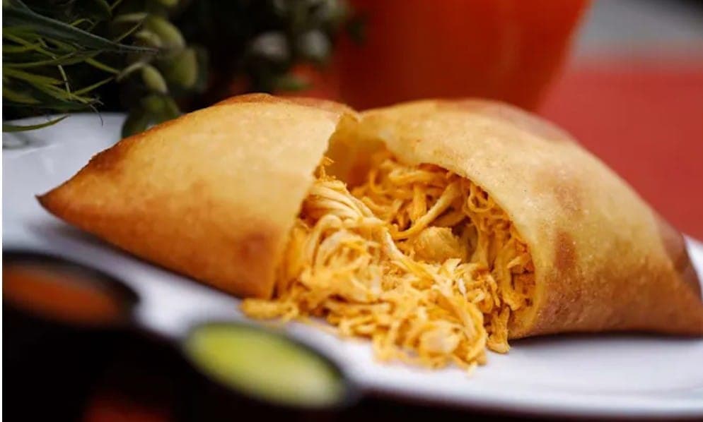 Empanada Relleno de Pollo
