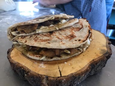 Quesadilla Bistec a la mexicana con aguacate