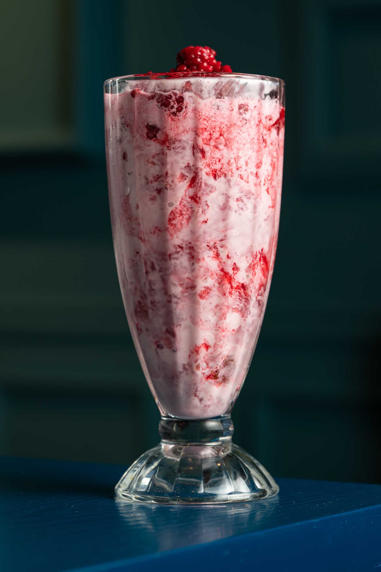 Malteada Frutos Rojos con Maní 12 oz