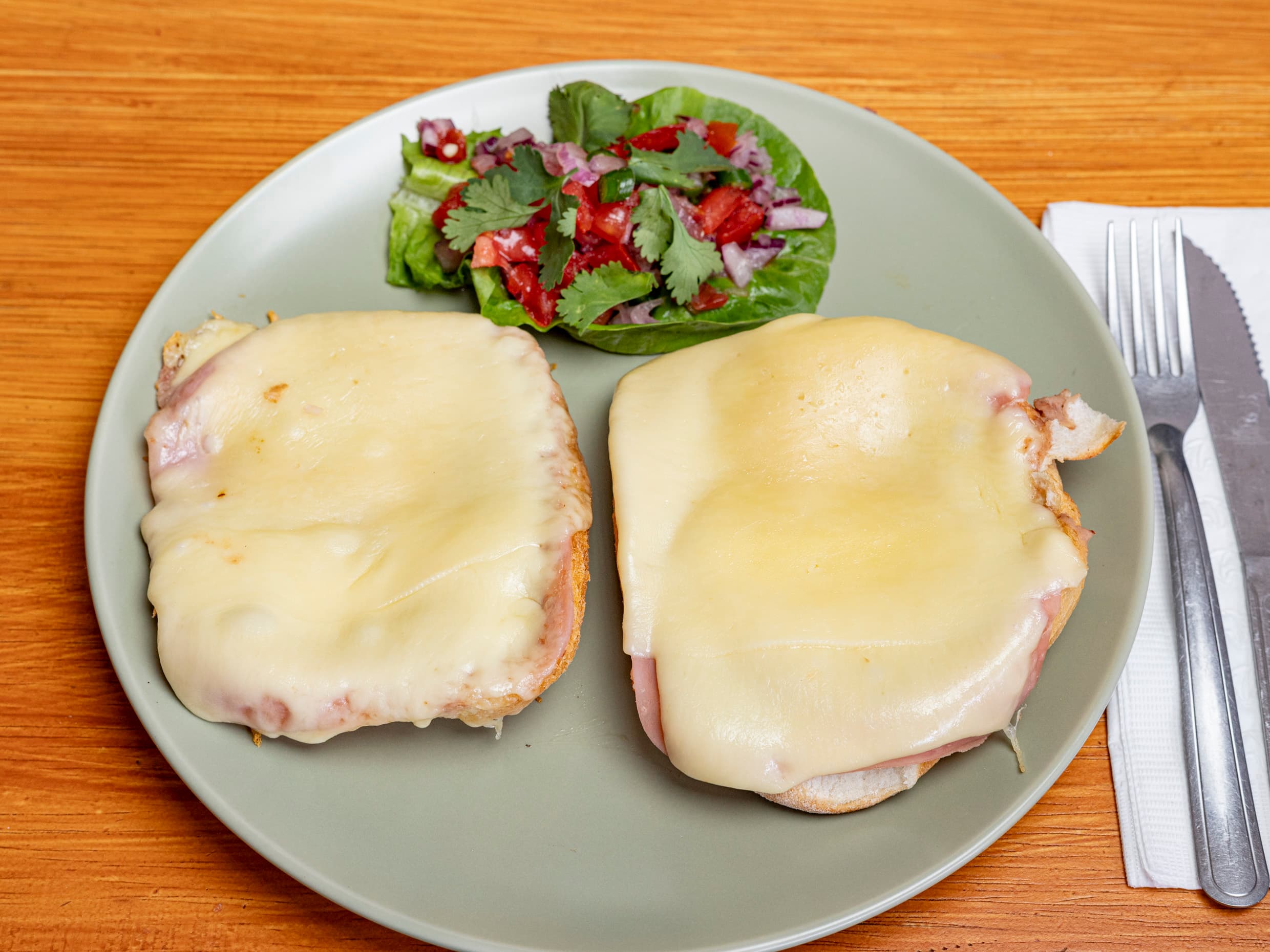 Molletes con Jamón
