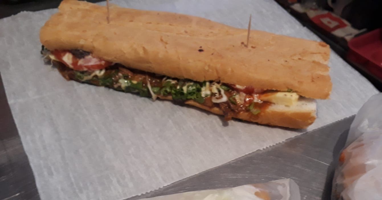 Sándwich de carne + café