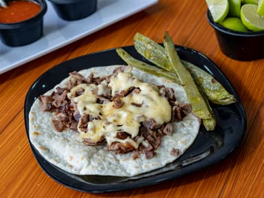 Taco de Harina con Queso