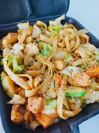 Tallarín con Pechuga de Pollo