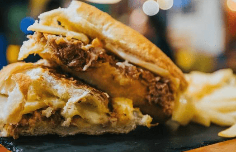 Sándwich de Carne Mechada