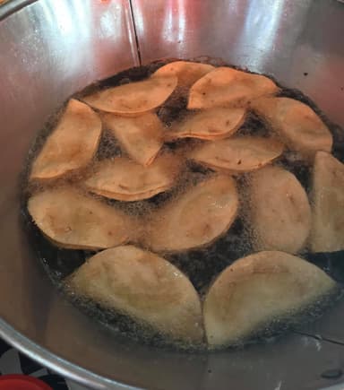 Orden de Tacos Dorados de Pollo o de Carnitas