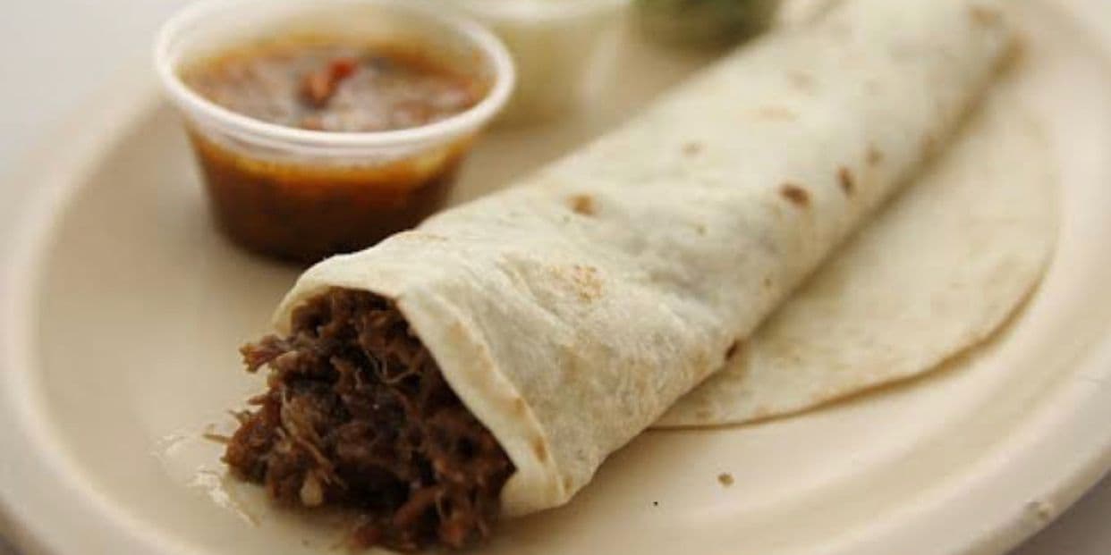BURRITOS DE BARBACOA BLANCA + CONSOME CHICO