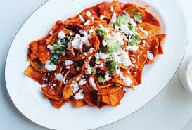 Chilaquiles Rojos con Pollo