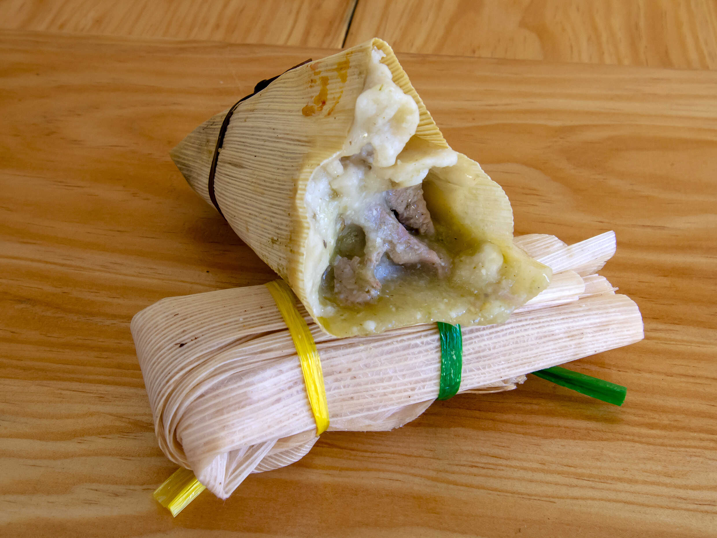 Tamal de Costilla de Cerdo en Salsa Verde