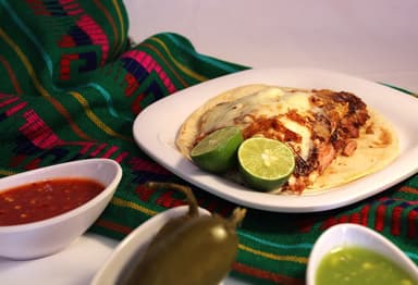 Quesadilla de Harina con Buche