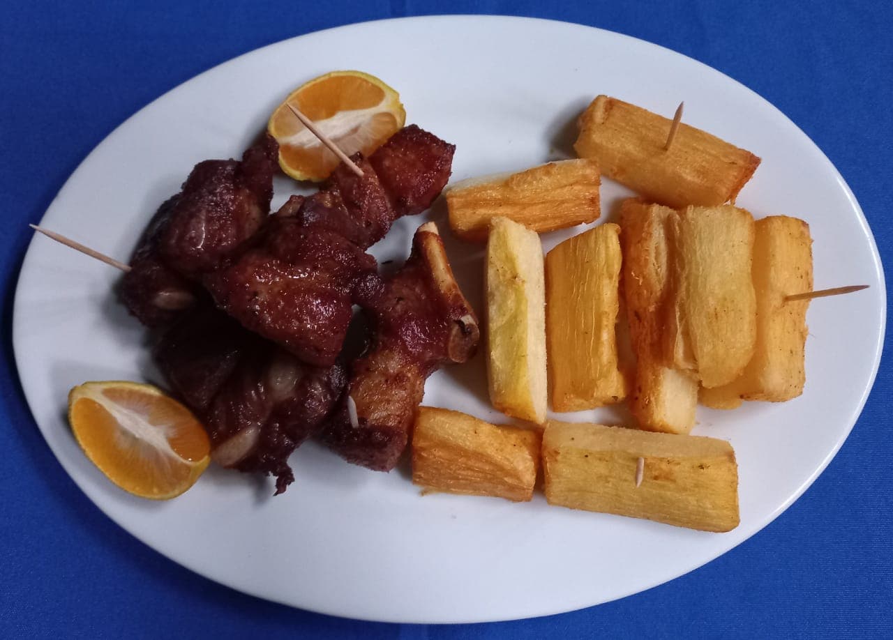 Costilla de Cerdo con Yuca