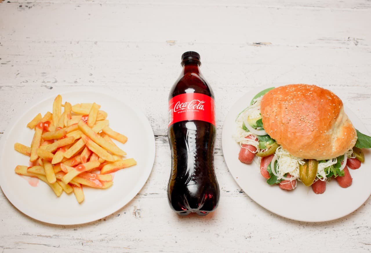 Cemita de Salchicha y Coca Cola de 600 Ml