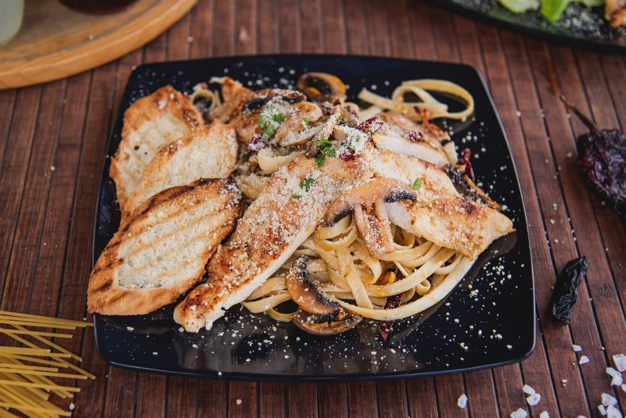 Pasta fetuccini al ajillo